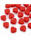 Corazón. Color rojo. 8x9x5 milímetros. 1,2 mm perforación. 10 unidades.