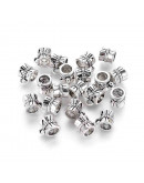 Bail Beads (3). Aleación. Plata antigua. 9 mm largo. 7 mm perforación. 2 mm arandela. 20 uds.