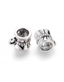 Bail Beads (3). Aleación. Plata antigua. 9 mm largo. 7 mm perforación. 2 mm arandela. 20 uds.