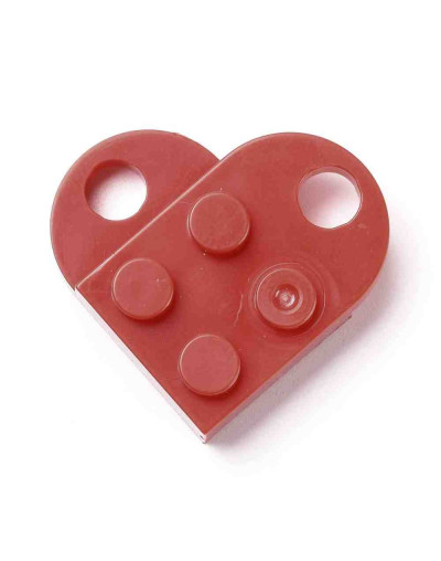 Corazón-Lego. Acrílico. Color RED. 23,5x15,5x5 mm. 5 mm perforación. 2 set.