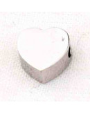 Corazón. Acero inoxidable.Color plateado. 6 milímetros 2 mm perforación. 1 unidad