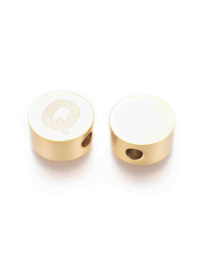 Moneda con letra Q. Acero inoxidable. Color dorado. 10 mm diámetro. 4,5 mm grosor. 2 mm perforación.