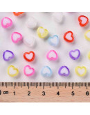 Corazón (5). Varios colores. 7x8x4 milímetros. 2 mm perforación. 50 unidades.