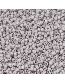 MIYUKI Delica. Color: LIGHT SMOKE. 1,3x1,6 mm (11/0). 0,8 mm perforación. 10 gr (2000 uds aprox). MIYUKI Delica. Color: LIGHT SMOKE. 1,3x1,6 mm (11/0). 0,8 mm perforación. 10 gr (2000 uds aprox).