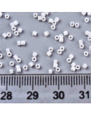 FGB Delica. Color: LUSTER WHITE. 1,5x1 mm. 0,8 mm perforación. 10 gr (2000 uds aprox). FGB Delica. Color: LUSTER WHITE. 1,5x1 mm. 0,8 mm perforación. 10 gr (2000 uds aprox).