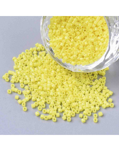 FGB Delica. Color: YELLOW. 1,5x1 mm. 0,8 mm perforación. 10 gr (2000 uds aprox).