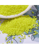 MIYUKI Delica. Color: YELLOW. 1,3x1,6 mm (11/0). 0,8 mm perforación. 10 gramos (2000 uds aprox). MIYUKI Delica. Color: YELLOW. 1,3x1,6 mm (11/0). 0,8 mm perforación. 10 gramos (2000 uds aprox).