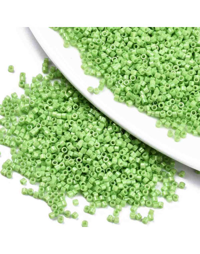 FGB Delica. Color: LUSTER LIGHT GREEN. 1,5x1 mm. 0,8 mm perforación. 10 gr (2000 uds aprox).