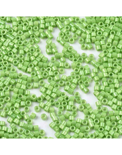 FGB Delica. Color: LUSTER LIGHT GREEN. 1,5x1 mm. 0,8 mm perforación. 10 gr (2000 uds aprox).
