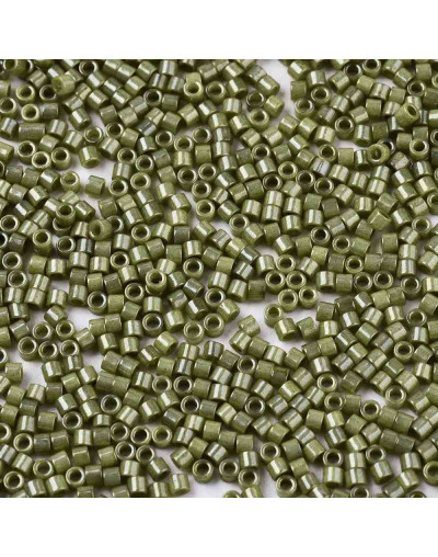 FGB Delica. Color: LUSTER OLIVE. 1,5x1 mm. 0,8 mm perforación. 10 gr (2000 uds aprox).