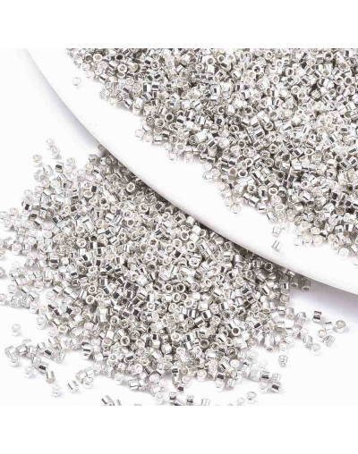 FGB Delica. Color: METALLIC SILVER. 1,5x1 mm. 0,8 mm perforación. 10 gr (2000 uds aprox).