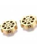 Timón. Acero inoxidable. Color dorado. 12,5x12,5x3 milímetros. 2 mm perforación. 1 unidad.