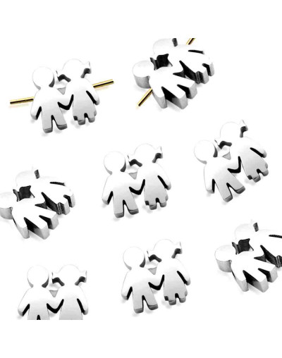 Niña y niño. Acero inoxidable. Color plateado. 12x12,5x3 milímetros. 1,8 mm perforación. 1unidad.