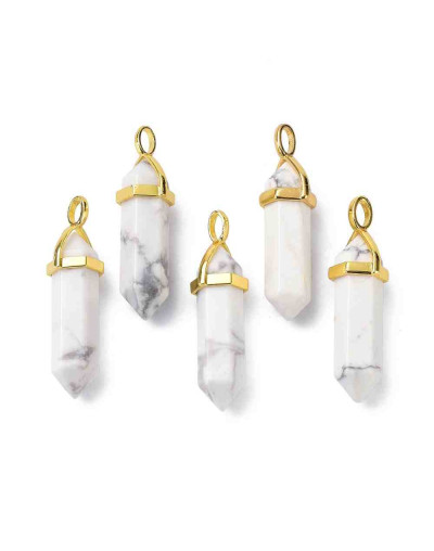 Howlite. Engarce de aleación. Color dorado. 35 milímetros. 3x4,5 perforación. 1 unidad.