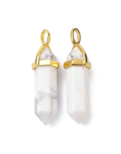 Howlite. Engarce de aleación. Color dorado. 35 milímetros. 3x4,5 perforación. 1 unidad.