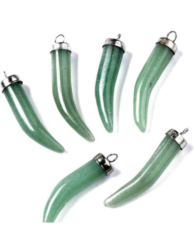 Aventurina verde. Aleación. Color plateado. Colmillo. 35x6 milímetros. 2,5 mm perforación. 1 unidad.