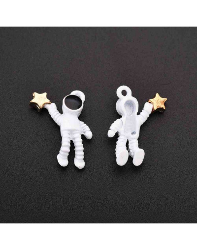 Astronauta (3). Aleación de cobre y esmalte. 21x16x4 milímetros. 1,5 mm perforación. 4 unidades. Astronauta (3). Aleación de cobre y esmalte. 21x16x4 milímetros. 1,5 mm perforación. 4 unidades.