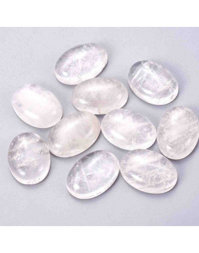 Cuarzo cristal. Ovalado. 25x18 milímetros. 7 milímetros grosor. Sin perforación. 1 unidad.