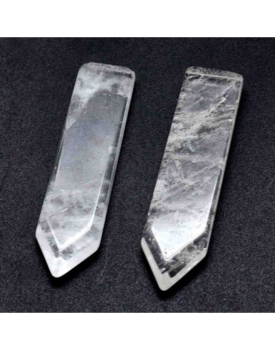 Cuarzo cristal. Rectángulo+Flecha. 52x13 milímetros. 6 milímetros grosor. Sin perforación. 1 unidad.