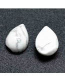 Howlite. Gota. 10x7x3 milímetros. Sin perforación. 1 unidad. Howlite. Gota. 10x7x3 milímetros. Sin perforación. 1 unidad.
