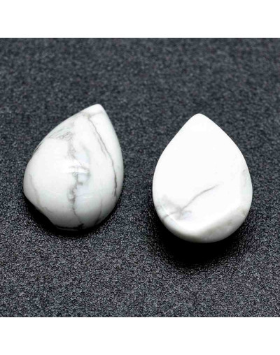 Howlite. Gota. 10x7x3 milímetros. Sin perforación. 1 unidad.