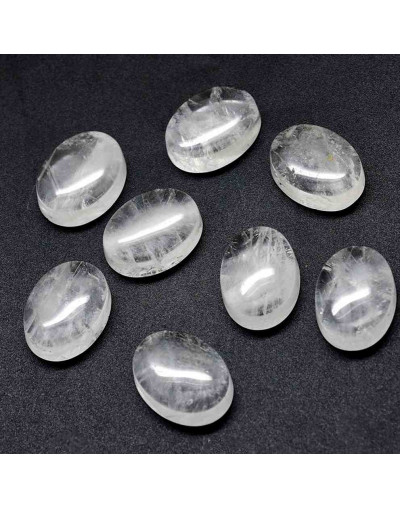 Cuarzo cristal. Ovalado. 14x10x6 milímetros. Sin perforacion. 1 unidad.