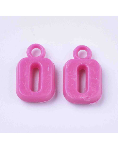 Letras (2). Acrílico. Varios colores. 14x3,5 milímetros. 2 mm perforación. 50 unidades (aproximado).