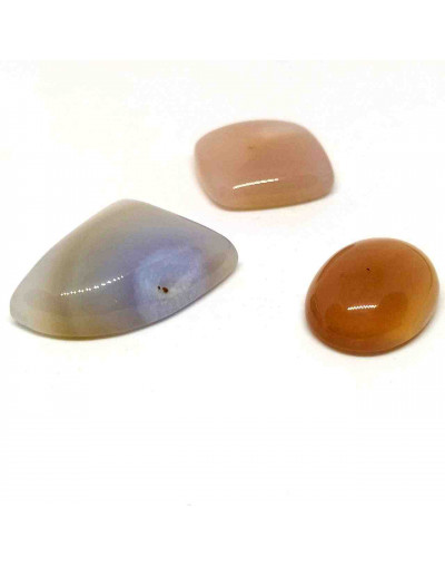 Calcedonia. Cabujón. Diferentes formas. Venta por gramos.