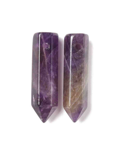 Amatista. Hexágono una punta. Faceteado. 30~33x8~9 milímetros. 1,5 mm perforación. 1 unidad.