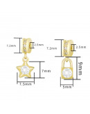 Luna. Aleación+Zirconia. Baño 18k gold. 20 milímetros. 2,5 mm perforación. 1 unidad.