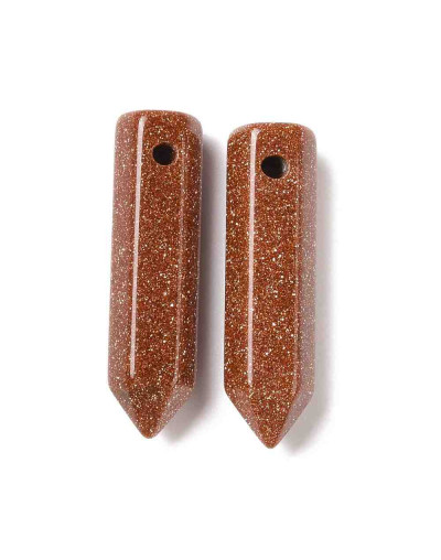 Aventurina Café. Hexágono una punta. Faceteado. 30~33x8~9 milímetros. 1,5 mm perforación. 1 unidad.