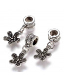 European Beads. Flor. Aleación cobre. Color plata antigua. 26 mm. 5 mm perforación. 2 uds European Beads. Flor. Aleación cobre. Color plata antigua. 26 mm. 5 mm perforación. 2 uds