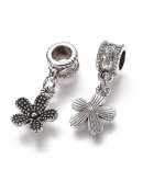 European Beads. Flor. Aleación cobre. Color plata antigua. 26 mm. 5 mm perforación. 2 uds European Beads. Flor. Aleación cobre. Color plata antigua. 26 mm. 5 mm perforación. 2 uds