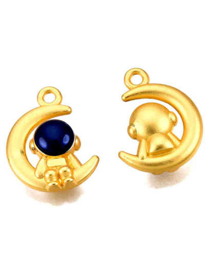 Astronauta (1). Aleación de cobre y esmalte. 16x13x5 milímetros. 1,5 mm perforación. 2 unidades.