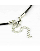 Cuero natural. Color negro. 3 milímetros grosor. 440 mm largo. Cierre de aleación. 1 unidad.