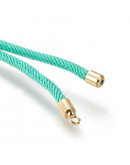 Nylon regulable para pulsera. Medium Turquoise. Bañado (18kGold). 220x4 mm. 2,8 mm perforación. 1 ud Nylon regulable para pulsera. Medium Turquoise. Bañado (18kGold). 220x4 mm. 2,8 mm perforación. 1 ud