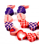 Corazones. 9~10x9,5~10,5x4,5 milímetros. 1,5 mm perforación. 40 unidades hilo (aproximado).