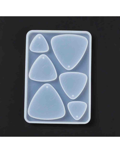 Moldes de silicona. Para resina. Triángulos. 105x75x6 milímetros.1,8 mm perforación. 1 unidad.