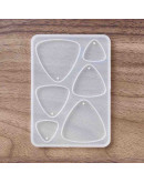 Moldes de silicona. Para resina. Triángulos. 105x75x6 milímetros.1,8 mm perforación. 1 unidad. Moldes de silicona. Para resina. Triángulos. 105x75x6 milímetros.1,8 mm perforación. 1 unidad.