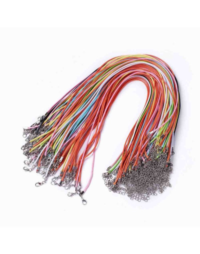 Piel de serpiente. Varios colores. 2 milímetros grosor. 450 mm largo. Cierre de aleación. 5 uds.