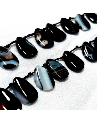 Agata Banded. Pétalo. 13x18x4 milímetros. 1 milímetro perforación. 2 unidades.