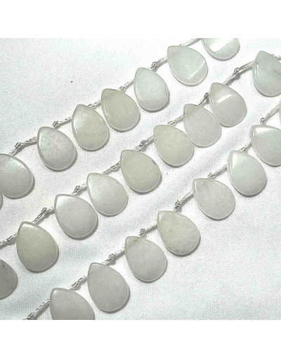 Jade Blanco. Pétalo. 13x18x4 milímetros. 1 milímetro perforación. 2 unidades.