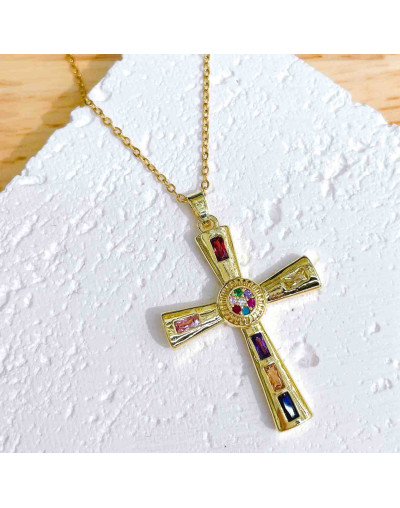 Cruz (10). Aleación+Zirconia. Baño 18KGold. 31x25 milímetros. 5x3 mm cierre. 1 unidad.