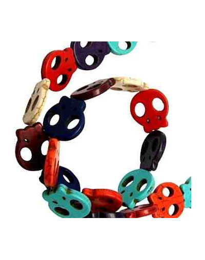 Howlite. Calaveras. Varios colores. 20x21x4 mm. 1 mm perforación. 20 uds hilo (aproximado).