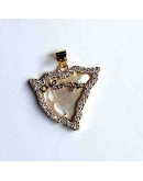 Mapa Nicaragua. Aleación+Zirconia+Shell. Baño 18k Gold. 22x20x2,5 mm. 2x3 mm cierre. 1 unidad. Mapa Nicaragua. Aleación+Zirconia+Shell. Baño 18k Gold. 22x20x2,5 mm. 2x3 mm cierre. 1 unidad.