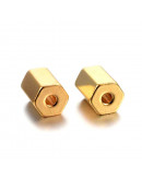 Hexágono. Acero Inoxidable. Color dorado. 8x5,5x5,5 milímetros. 1,6 mm perforación. 1 unidad. Hexágono. Acero Inoxidable. Color dorado. 8x5,5x5,5 milímetros. 1,6 mm perforación. 1 unidad.