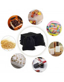 Bolsa de regalo. Terciopelo. Color negro. Cierre con cordón. 90x70 milímetros. 4 unidades. Bolsa de regalo. Terciopelo. Color negro. Cierre con cordón. 90x70 milímetros. 4 unidades.