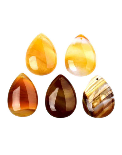 Agata. Gota. Dorado. De 40 a 44 milímetros. 2 mm perforación. 1 unidad.