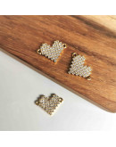 Corazón. Aleación+Zirconia. Baño 18KGold. 11x11 milímetros. 2 mm perforación. 1 unidad. Corazón. Aleación+Zirconia. Baño 18KGold. 11x11 milímetros. 2 mm perforación. 1 unidad.