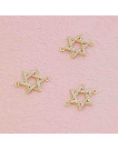 Estrella David. Aleación+Zirconia. Baño 18KGold. 16x16x2 milímetros. 1,5 mm perforación. 1 unidad. Estrella David. Aleación+Zirconia. Baño 18KGold. 16x16x2 milímetros. 1,5 mm perforación. 1 unidad.